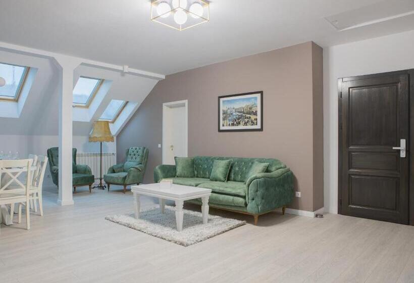 1 Bedroom Penthouse Apartment, City Rooms