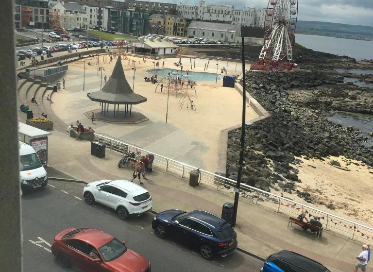 آپارتمان 1 خوابه با چشم‌انداز دریا, On The Prom