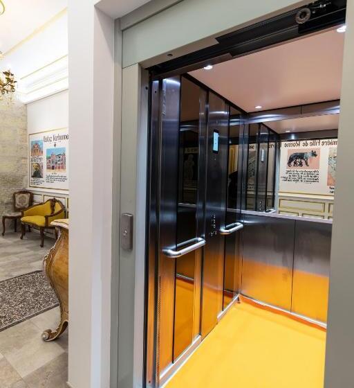 استودیو خانوادگی, Appartement Maison De L église Du Couvent