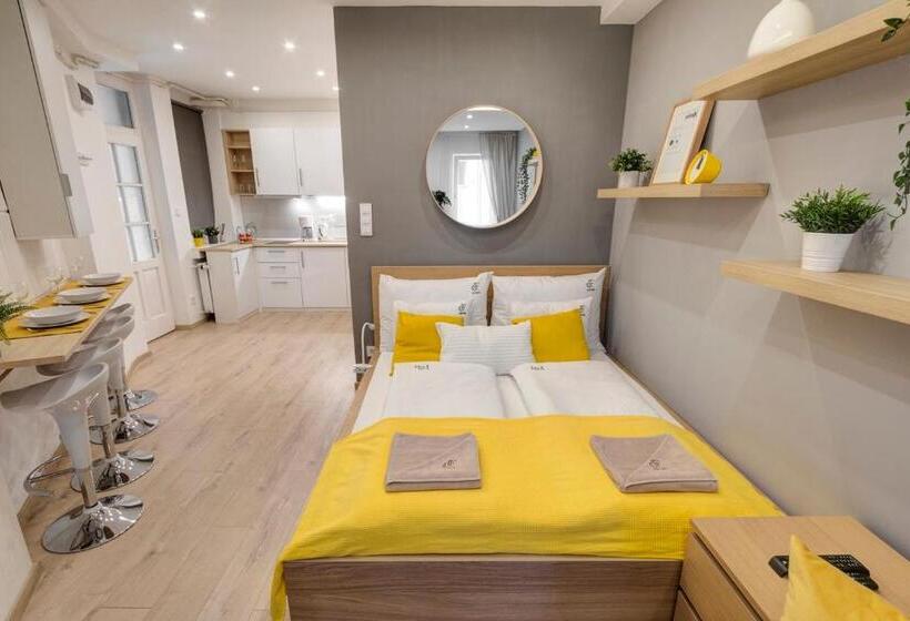 استودیوی سوپریور, Rp1 Apartment