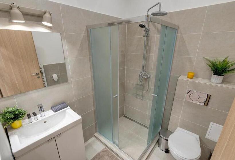 استودیوی سوپریور, Rp1 Apartment