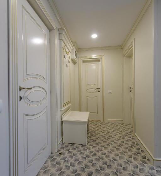 آپارتمان 1 خوابه با چشم‌انداز استخر, Grand Hotel Caraiman