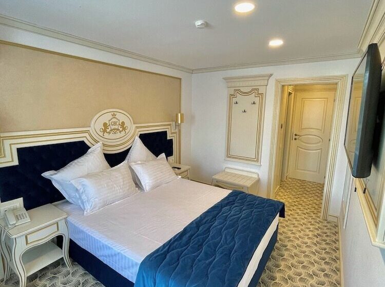 اتاق استاندارد با چشم‌انداز باغ, Grand Hotel Caraiman