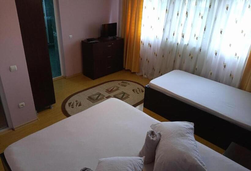 Номер Стандарт Трехместный, Natural Balkanic Selfcheckin Self Catering