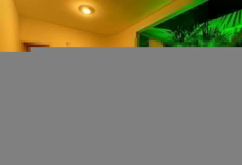 سوییت لوکس, Nantai Premium Motel