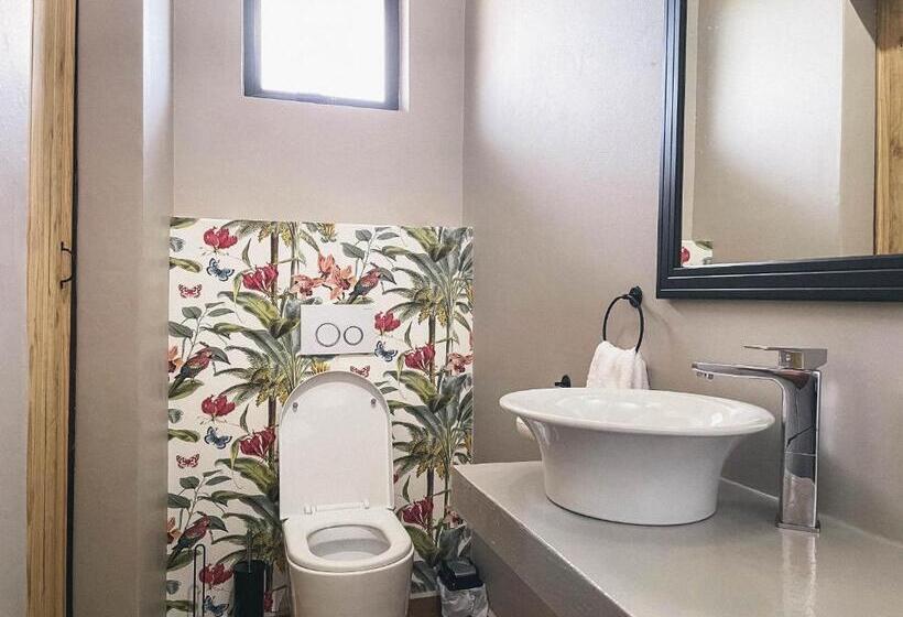 اتاق استاندارد, Le Bezz Guesthouse