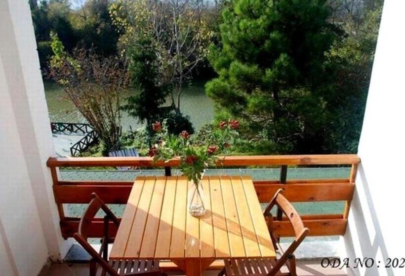 اتاق لوکس, Treetops Park