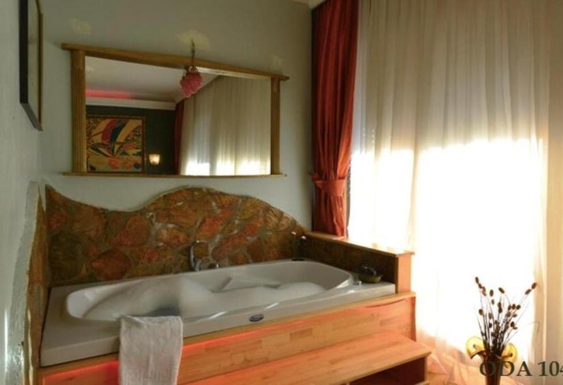 Deluxe room with river view, Treetops Park