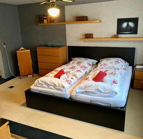 Family Suite, Zur Auguststadt