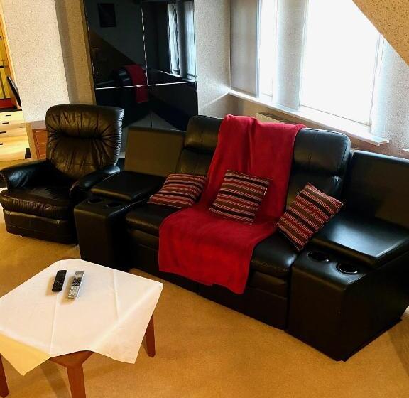 Family Suite, Zur Auguststadt