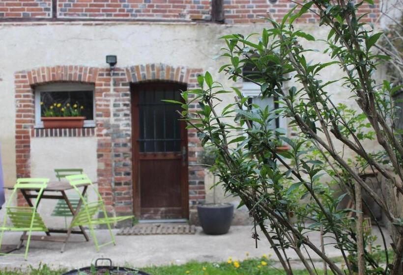Семейный Номер Вид на Сад, Il était Une Fois Un Jardin