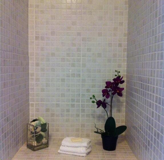 اتاق استاندارد یک نفره, Ashling House Serviced Accommodation