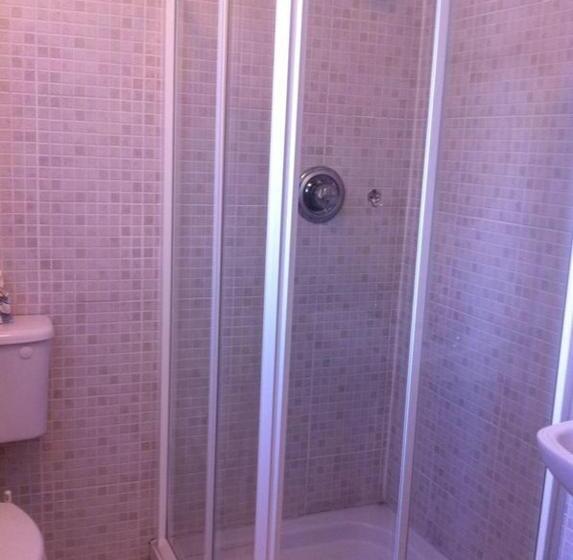 اتاق خانوادگی, Ashling House Serviced Accommodation