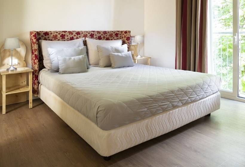 اتاق استاندارد سه نفره, Lamorosa