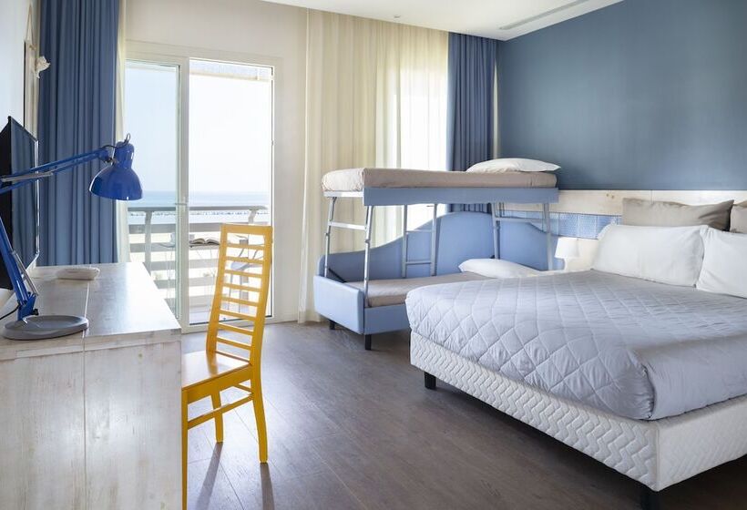 Triple Room Sea View, Lamorosa