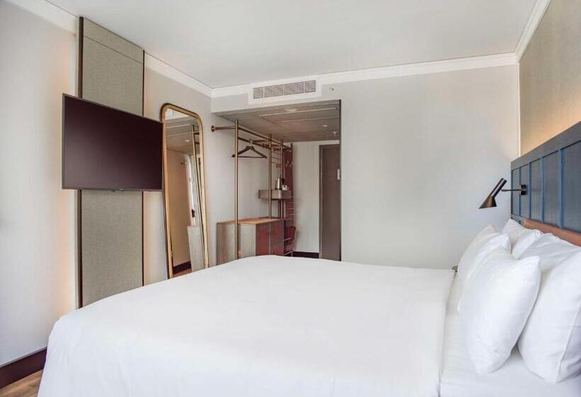 Superior room with lake view, Radisson Blu Waterfront Hotel, Stockholm