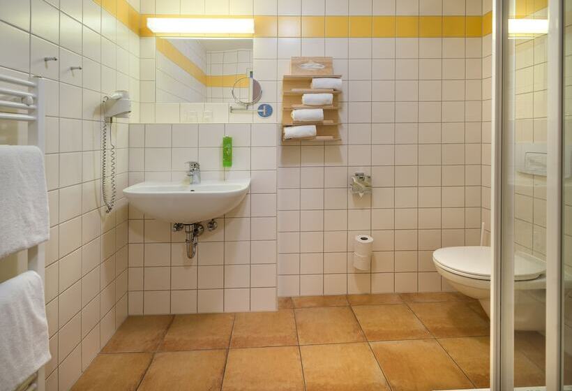 Номер Стандарт Трехместный, Jufa Hotel Bad Aussee