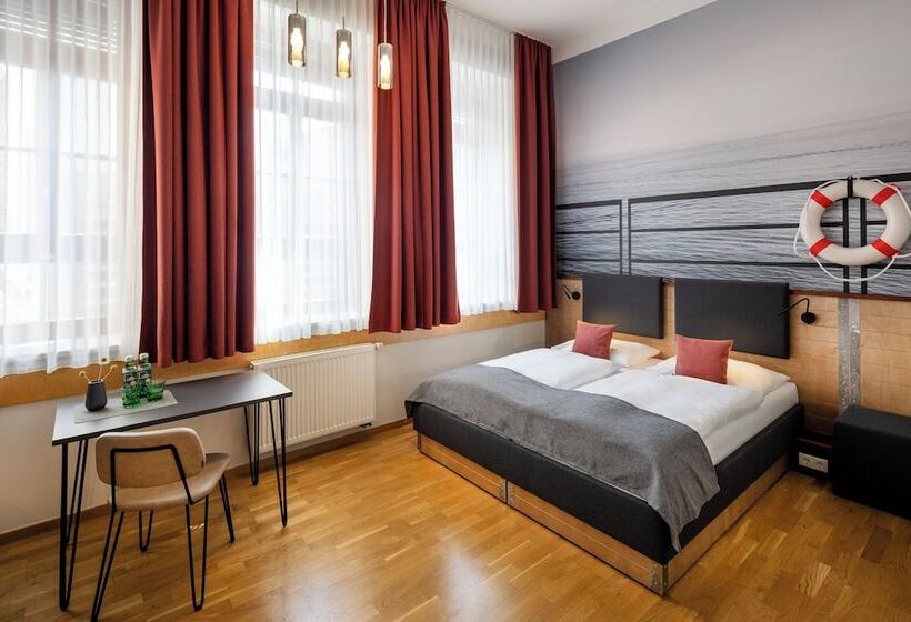 高级三人间, Jufa Hotel Bregenz