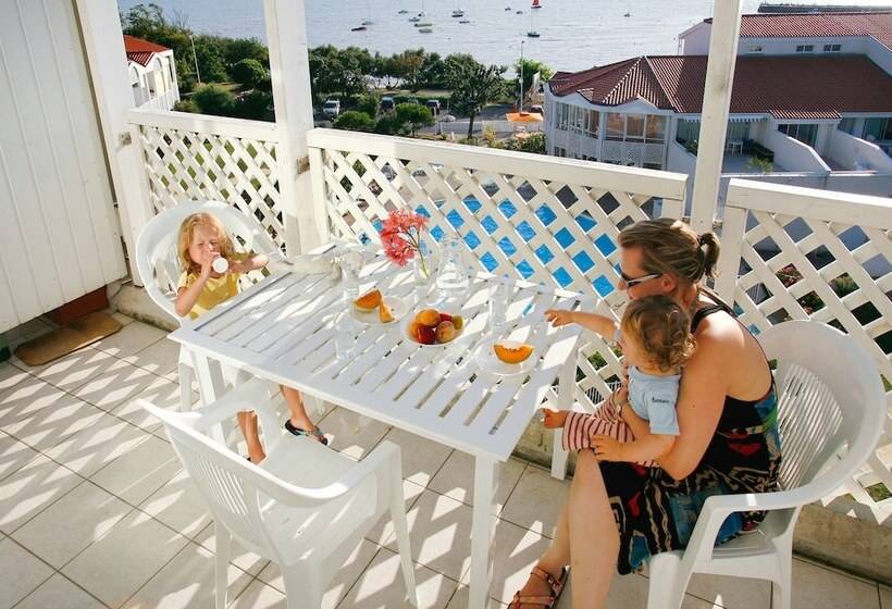 Апартаменты 1 Спальня Вид на Бассейн, Residence Odalys Les Terrasses De Fort Boyard