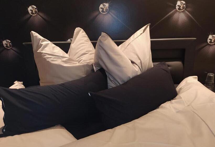 חדר סטנדרט, Little Suite