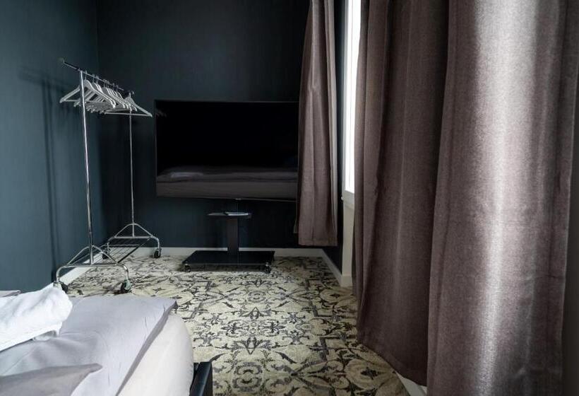 חדר דלוקס, Little Suite