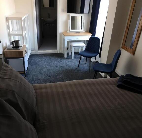 Номер Стандарт, Red Lion Rooms   Self Check In