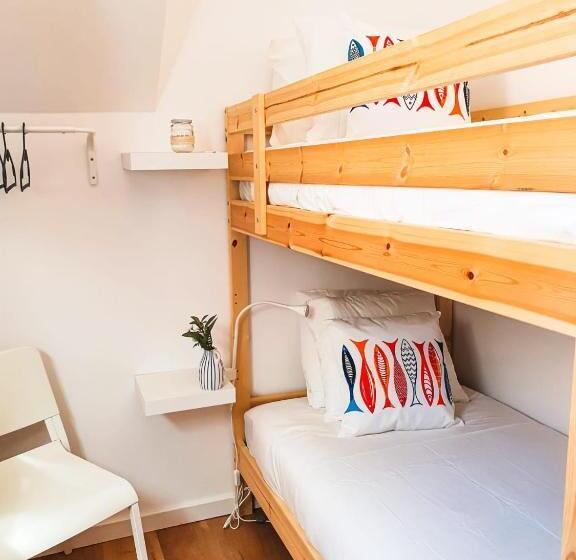 اتاق استاندارد با سرویس بهداشتی مشترک, Pêpa Guesthouse