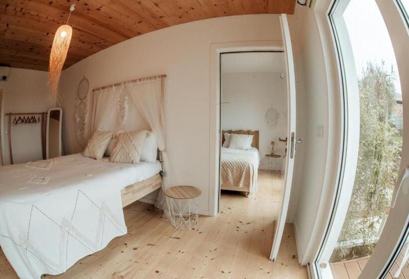 Семейный Номер Боковой Вид на Море, We Surf House