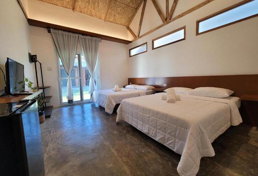 اتاق خانوادگی, Ikani Surf Resort