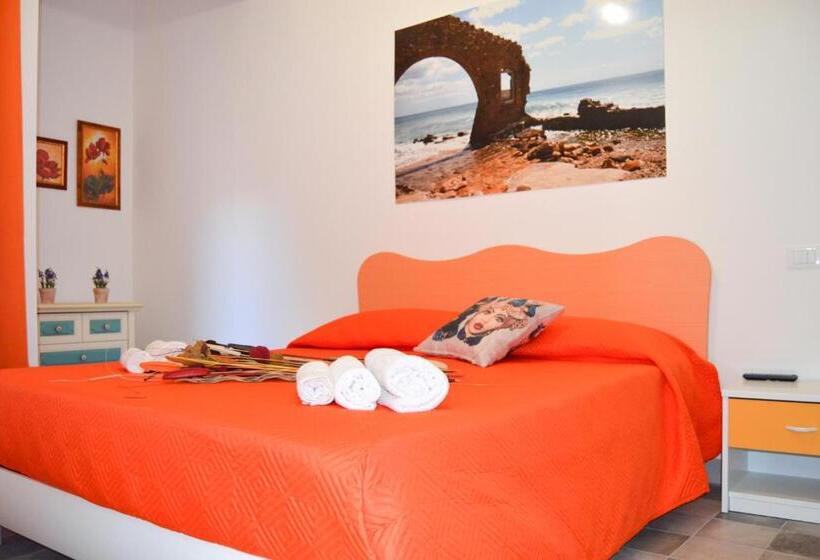 آپارتمان 1 خوابه با بالکن, Quattroquarti Stradivari Home