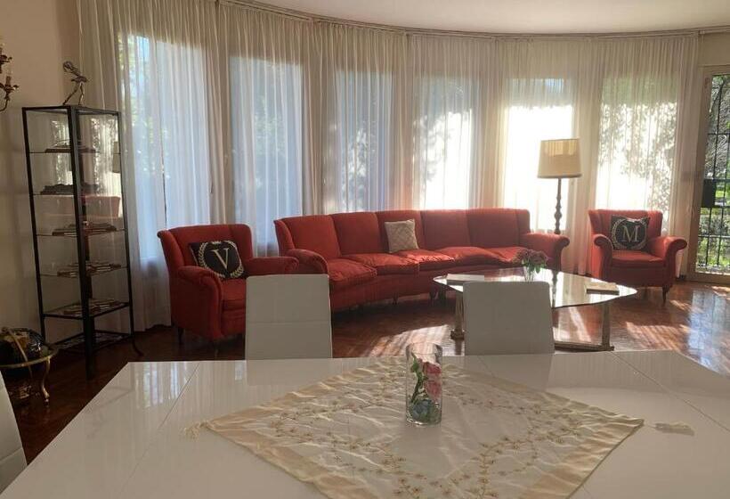 اتاق استاندارد سه نفره, Villa Mase