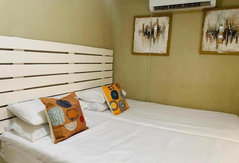 디럭스 룸, Survivor Guest House Giyani
