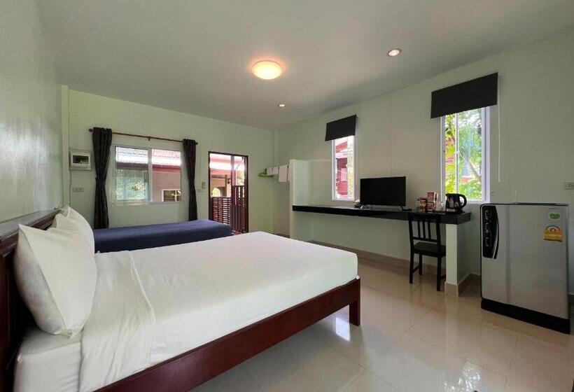 اتاق استاندارد با چشم‌انداز باغ, Naisang Hostel