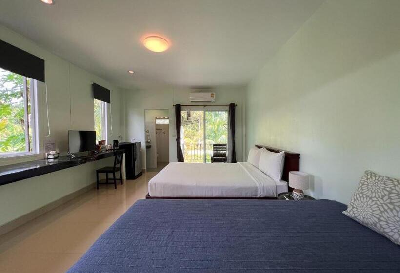 اتاق استاندارد با چشم‌انداز باغ, Naisang Hostel