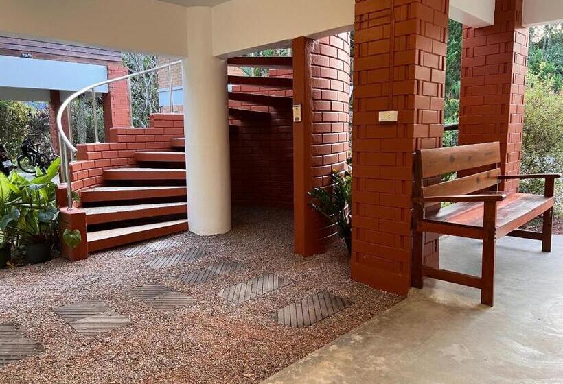 ویلای 2 خوابه, Naisang Hostel