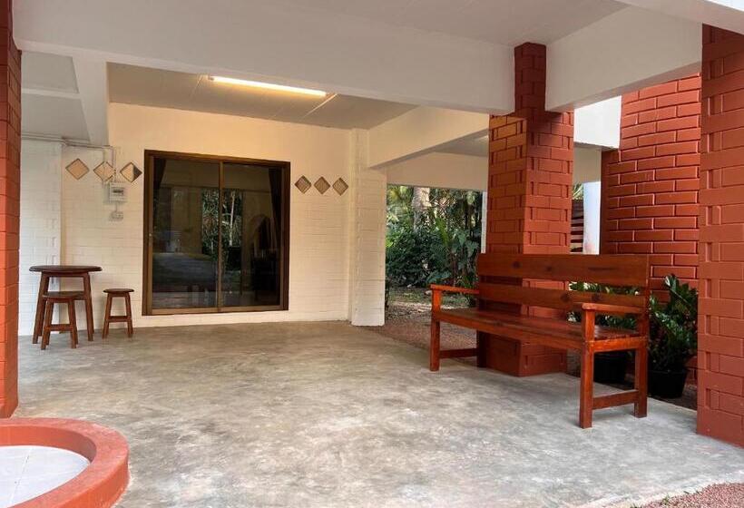 ویلای 2 خوابه, Naisang Hostel