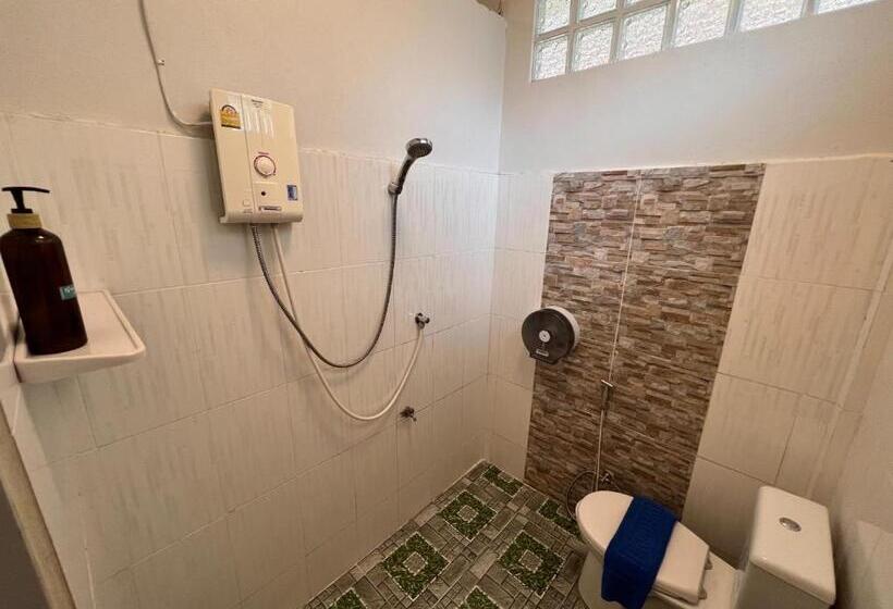 اتاق اکونومی, Naisang Hostel