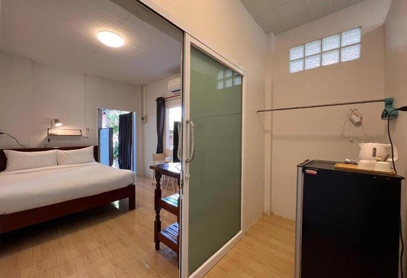 اتاق اکونومی, Naisang Hostel
