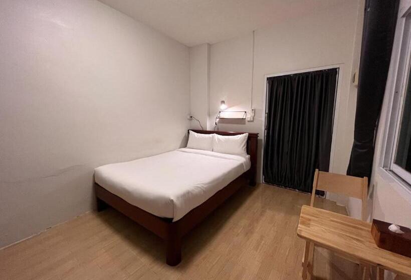 اتاق اکونومی, Naisang Hostel