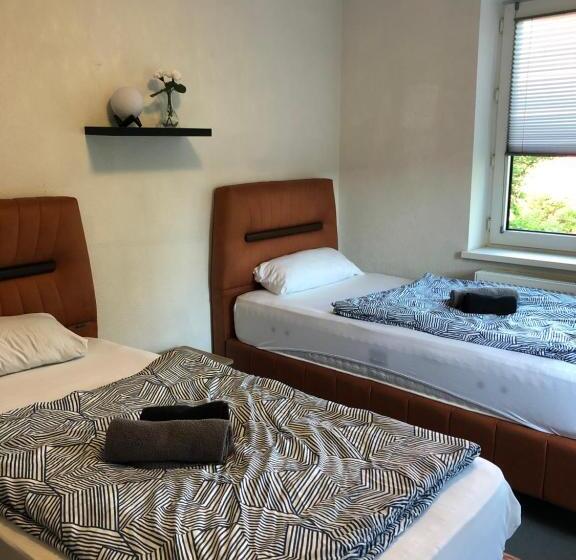 اتاق استاندارد با سرویس بهداشتی مشترک, Ferienhaus Cassel