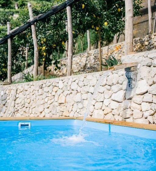 اتاق استاندارد سه نفره, Villa Le Murelle