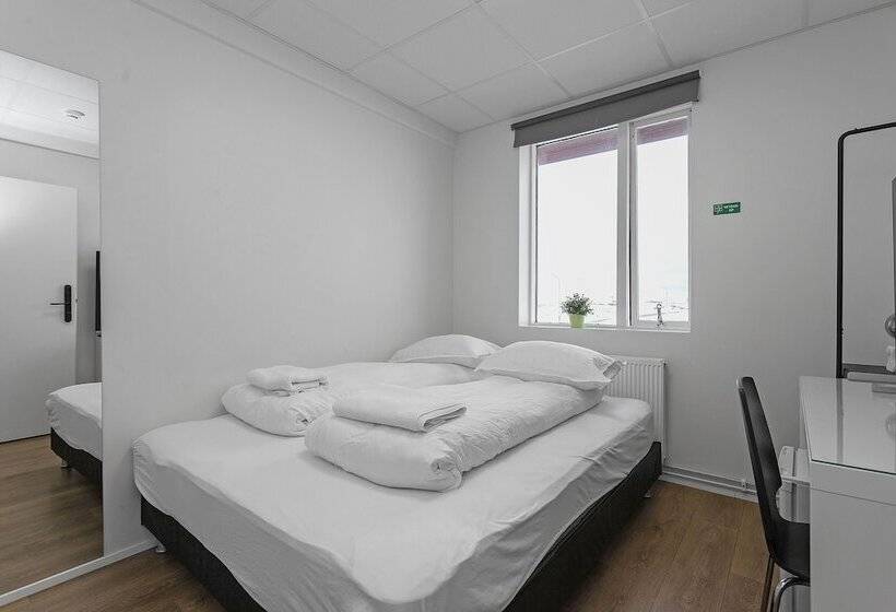 اتاق استاندارد چهارنفره با سرویس بهداشتی مشترک, Bank Guesthouse