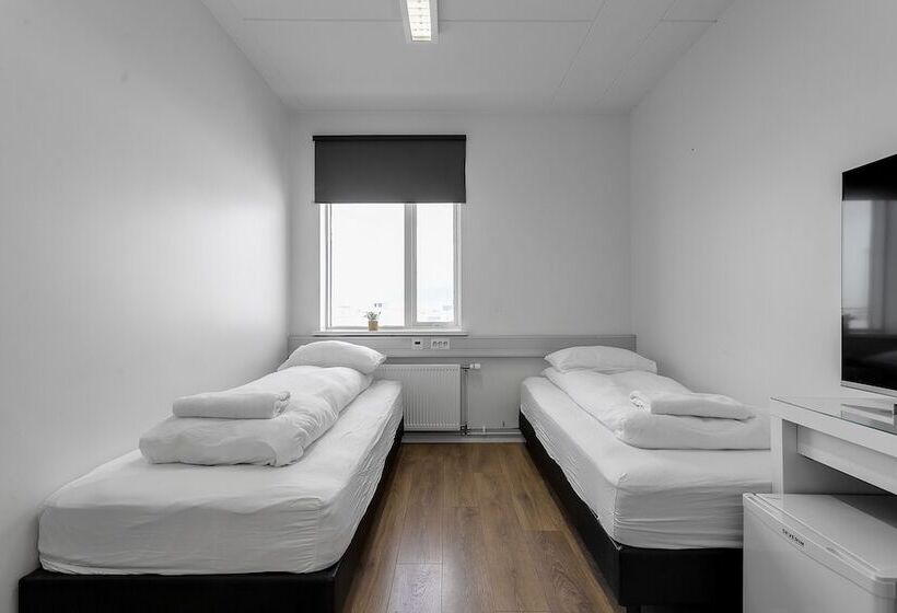 اتاق استاندارد با سرویس بهداشتی مشترک, Bank Guesthouse