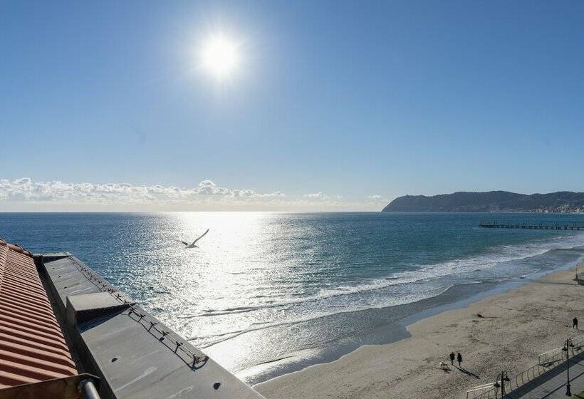 سوئیت پنت هاوس, Grand Hotel Alassio Beach & Spa Resort