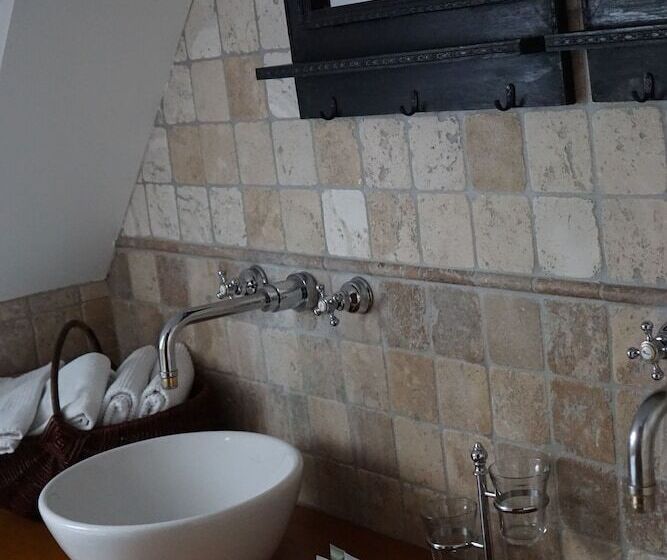 Номер Комфорт, Manoir Des Douets Fleuris