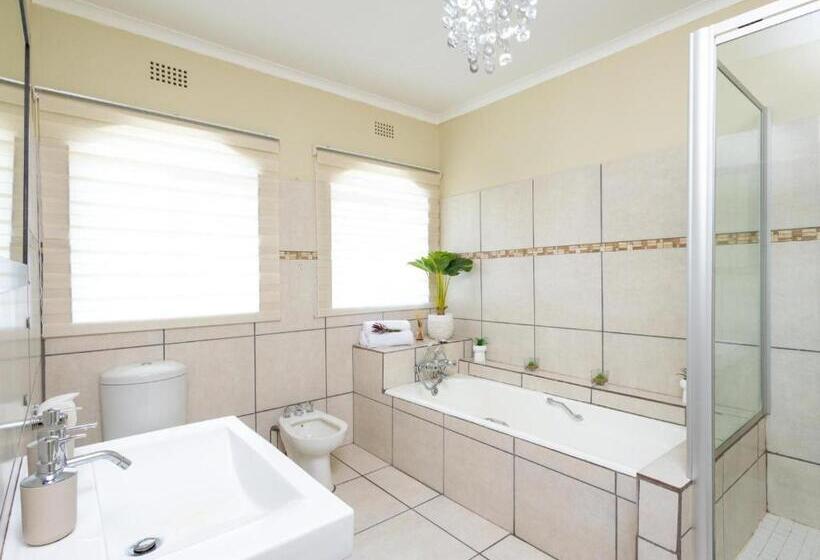 اتاق استاندارد با تخت بزرگ, Wölfe Krantz Luxury Accommodation