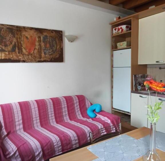 استودیوی استاندارد, B&b Del Bosco E Del Lago Elimar