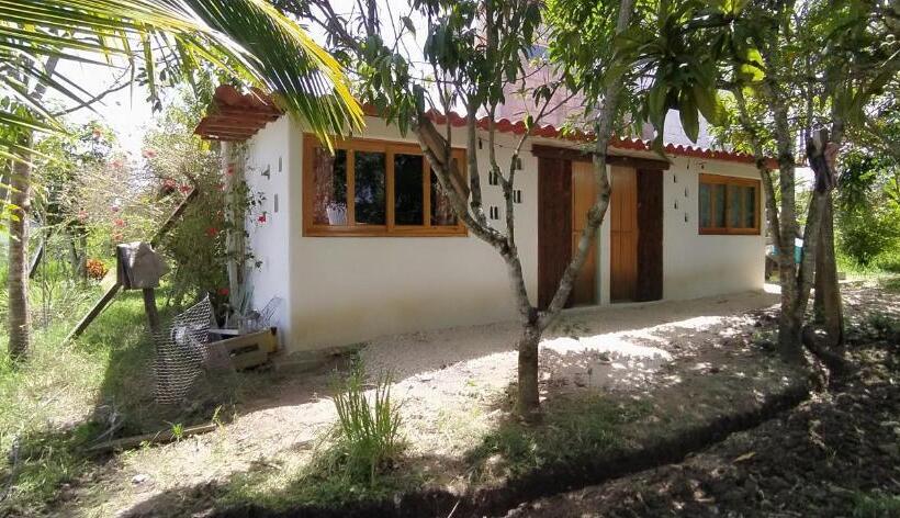 اتاق استاندارد با سرویس بهداشتی مشترک, Casita Tonina