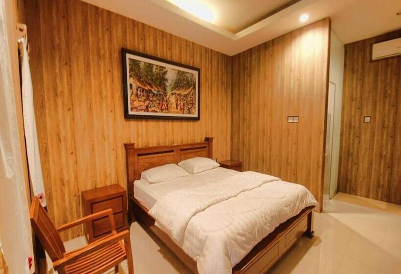 Семейный Номер, Omah Joglo Semarang