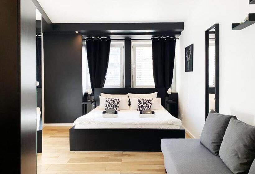 Quarto Triplo Estandar Banheiro Compartilhado, Blk Hostel